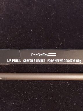 MAC Lip Pencil in Soft Nude Pink